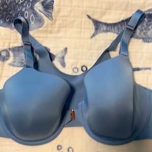 Like new! Soma vanishing back bra, 40C